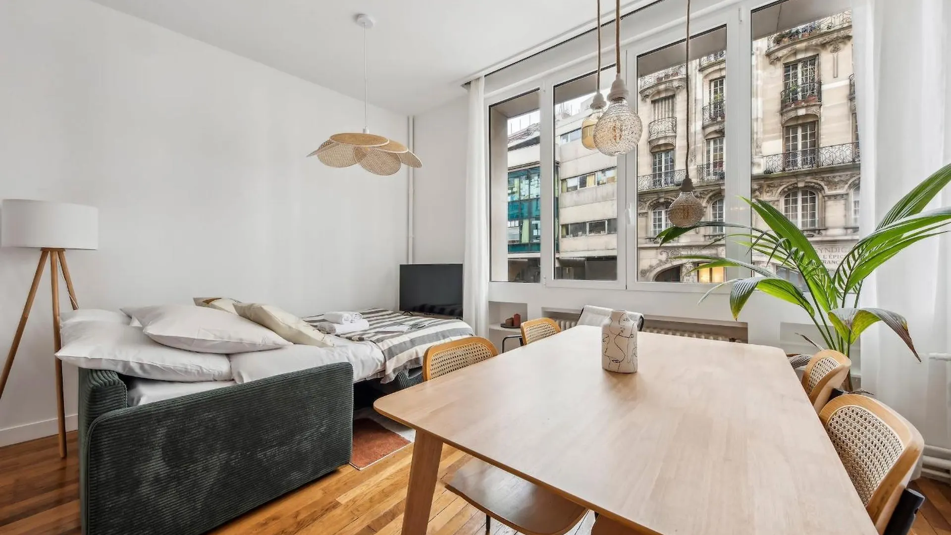 Le Louvre Apt Apartment
